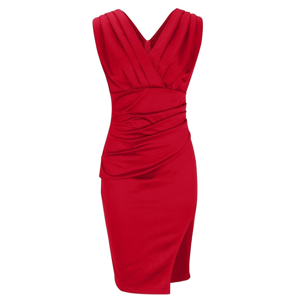 Nelly™ - Dress with V-neckline and slit